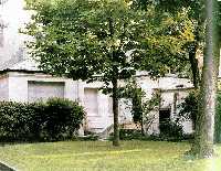 Home of the Mother in Paris on Rue-du-Grace where she lived during 1911-1914 and 1915-1916